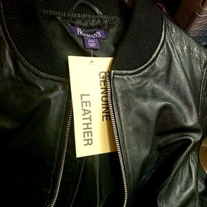 BLACK:  $60.  Roamans Size 20W***.  NWT.  Leather.  Zipper closure. 2 exterior p